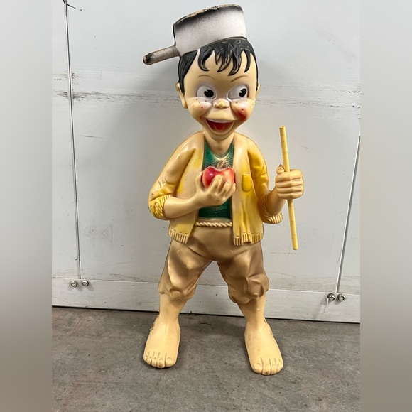 DISNEY Johnny Appleseed squeaky toy.Sun Rubber Co.1950s Mid-century Vintage